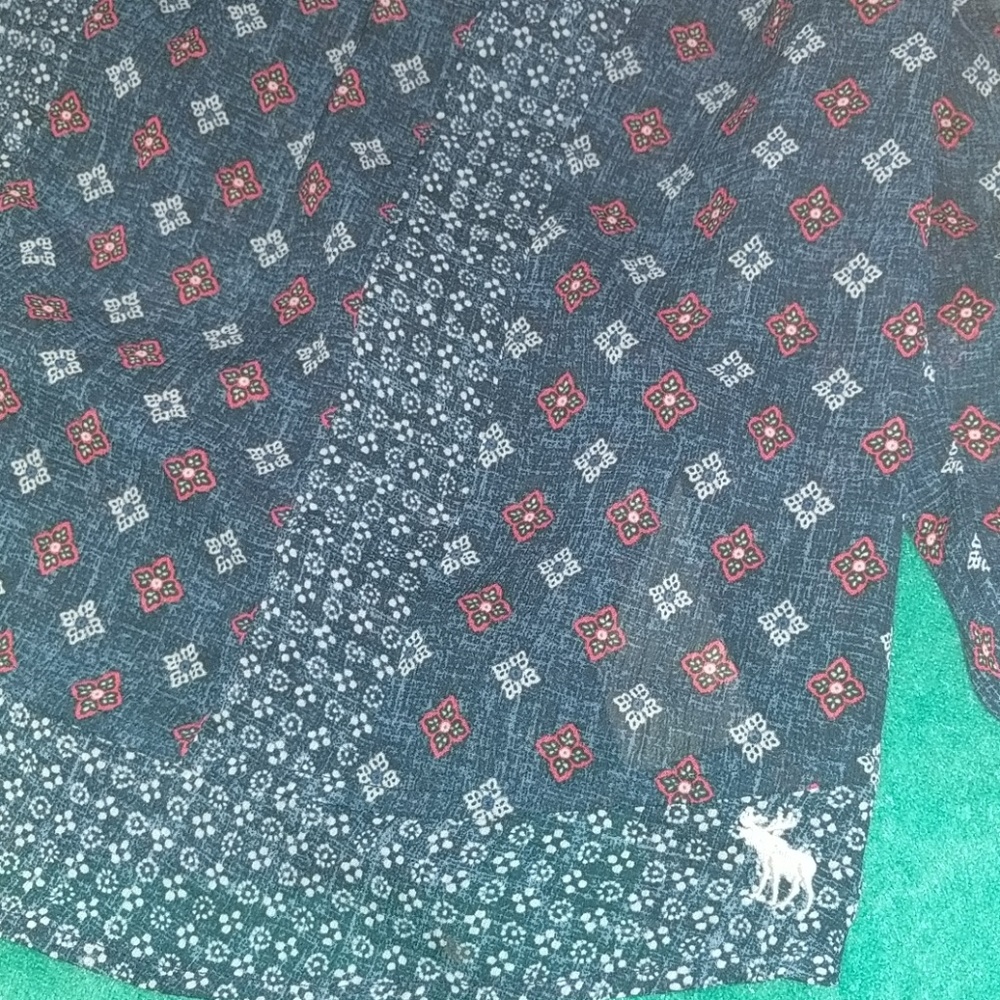 ⭐3/$10⭐A&F Peasant Top - Picture 2 of 5